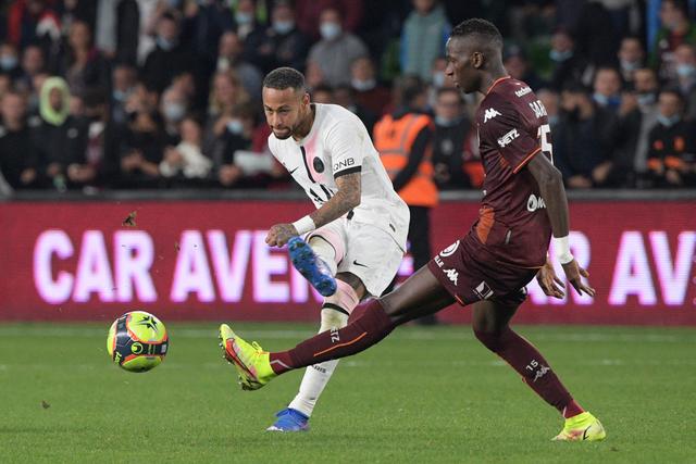 楚克乌梅卡冬窗最可能的下家是米兰和水晶宫