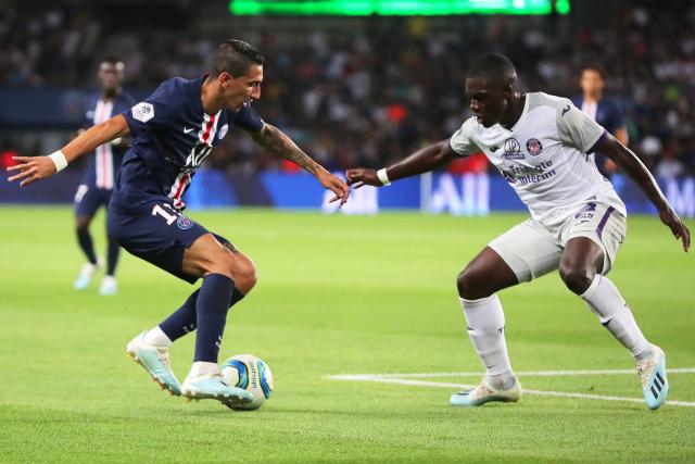 浓眉34+23字母哥29+21+11 湖人险胜雄鹿4连胜